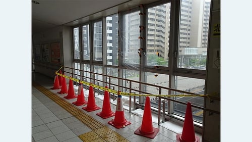 風雨対策製品_吸水式簡易土のう_駅構内